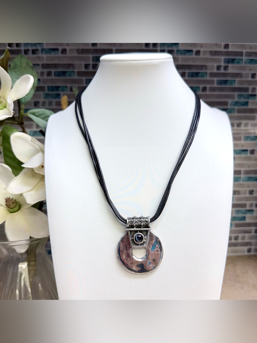 Chico’s silver medallion necklace